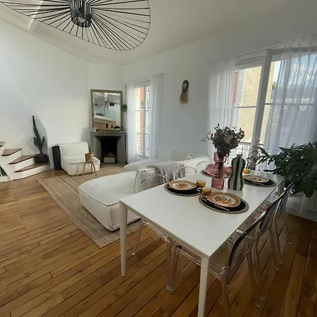 Apartament Montmartre Duplex With Rooftop & Panoramic Views Paryż